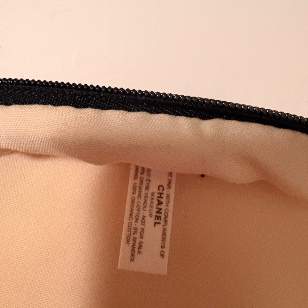CHANEL Cream and Black Pouch - Picture 2 of 2
